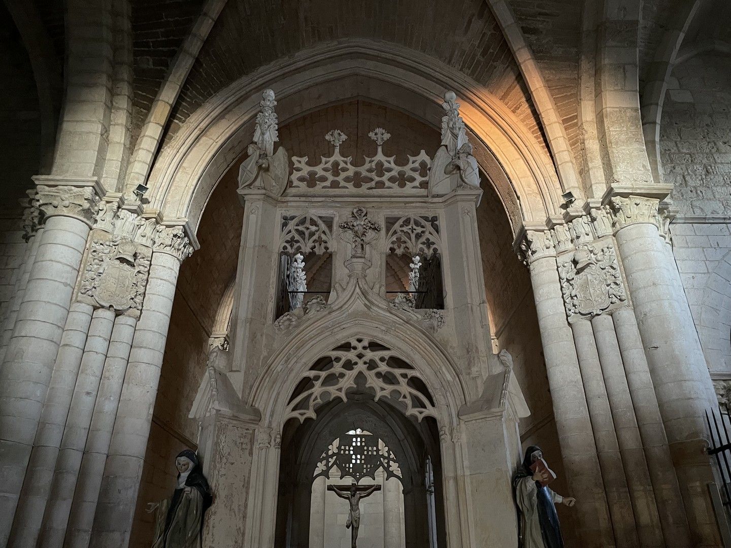 luz-sepulcro-san-juan-de-ortega-monasterio-de-san-juan-de-ortega-burgos.jpg