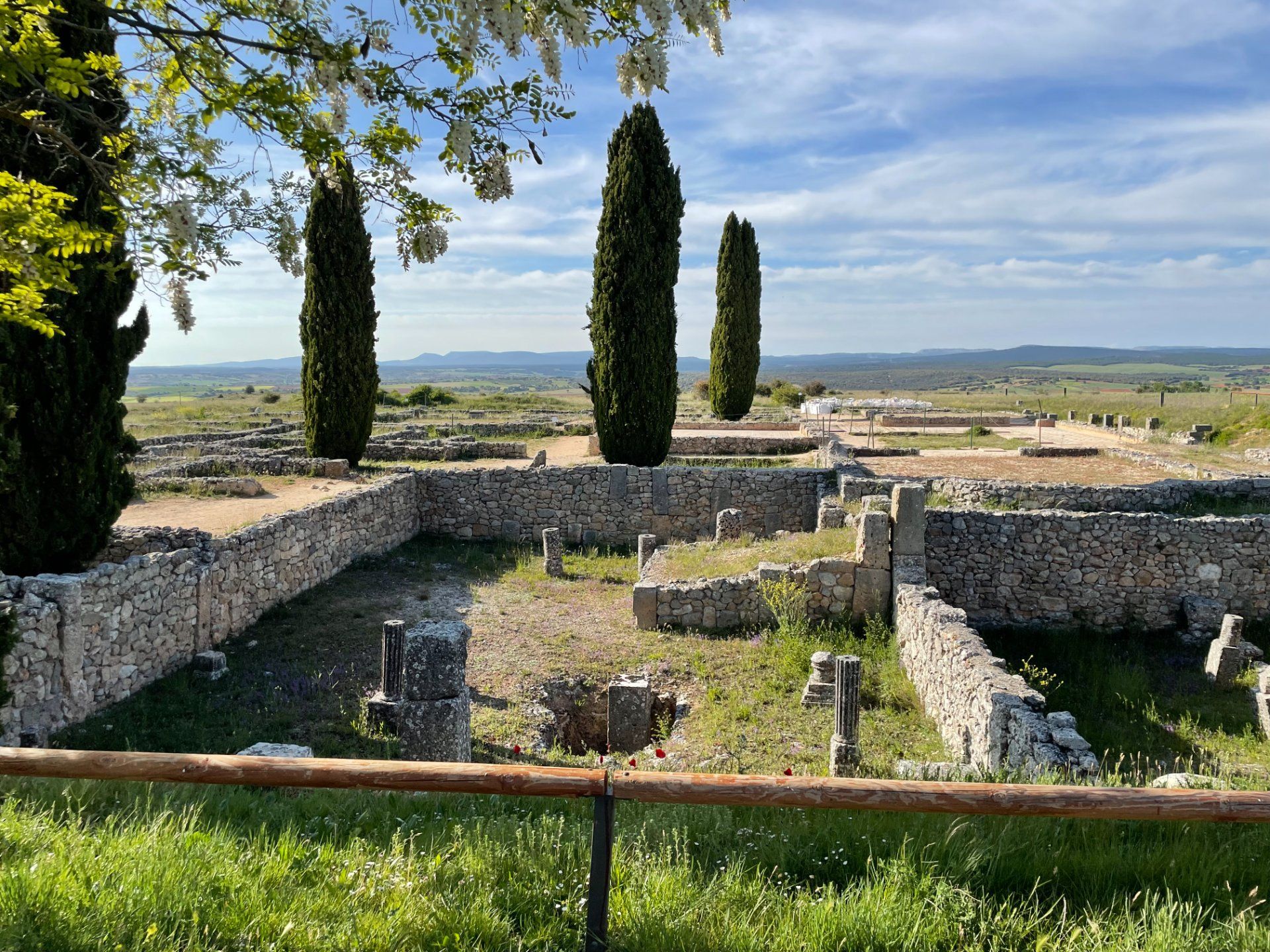 restos-construcciones-colonia-clunia-sulpicia-burgos.jpg